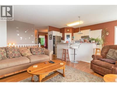 843 Lone Pine Drive, Kelowna
