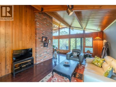 975 Heron Court, Oliver