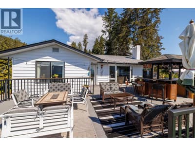 5687 Somerset Avenue, Peachland