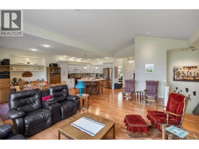 6833 Meadows Drive Unit# 8, Oliver