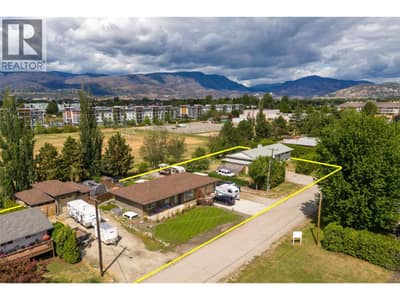 3260 St. Amand Road, Kelowna