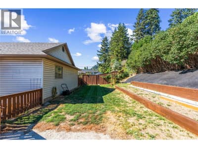 1908 Grandview Avenue, Lumby