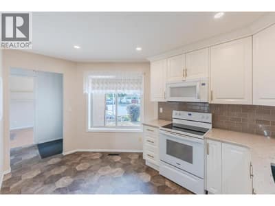 Front entrance & kitchen