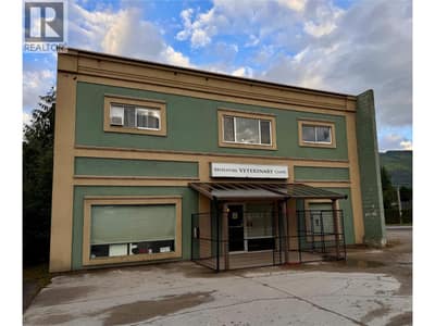 717 Victoria Road W, Revelstoke