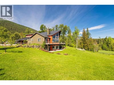 1067 Simmons Road, Creston