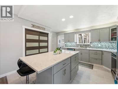 2616 Middle Bench Road, Keremeos