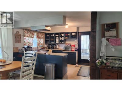200 5TH  NW Street, Nakusp