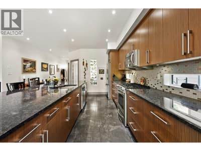 729 CREEKSIDE Road, Penticton