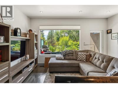 729 CREEKSIDE Road, Penticton