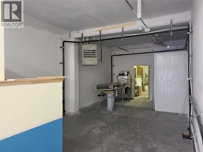 Secondary area with walk in cooler