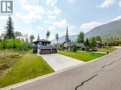 2265 Black Hawk Drive, Sparwood
