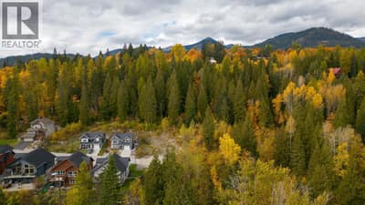 2812 CEDAR Crescent, Rossland
