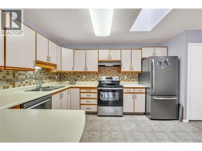 272 Green Avenue W Unit# 402, Penticton