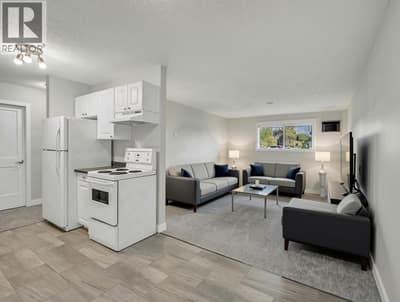VIRTUALLY STAGED LIVING ROOM