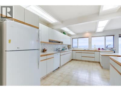 3963 Angus Drive, West Kelowna