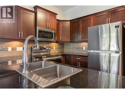 Kitchen Updated  S/S Appliances, Sink & Delta Faucet
