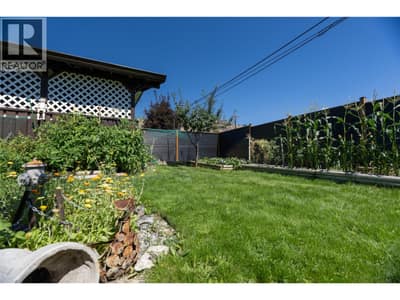 411 Gertrude Street, Midway