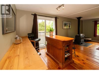 502 Marshall Road, Merritt