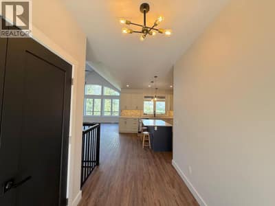 7735 GN Road, Grand Forks