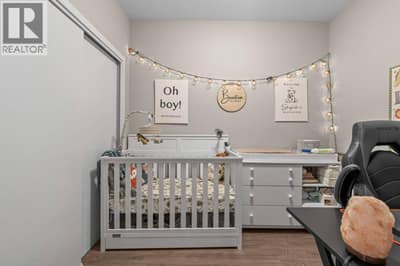 Den WITH CLOSET - bring your ideas!
