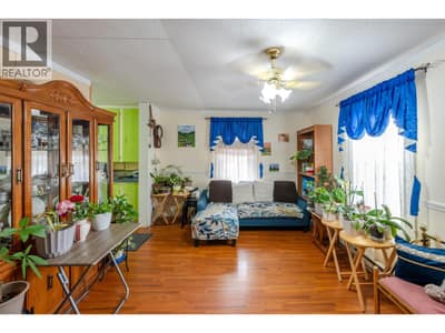 219 Hastings Avenue, Penticton