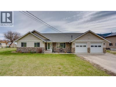 Smart-looking true Rancher home! Only 10 mins to Vernon OR Lumby!