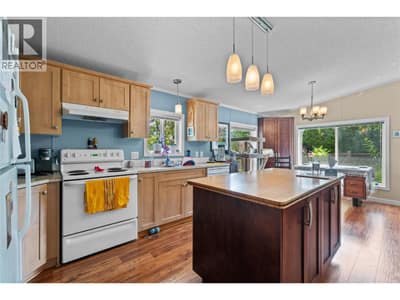 4421 73 Avenue NE, Salmon Arm