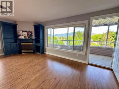 Big windows and great views!