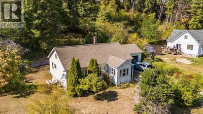 2512 Columbia Avenue, Castlegar