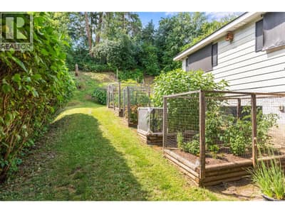 3475 Jackson Avenue, Armstrong