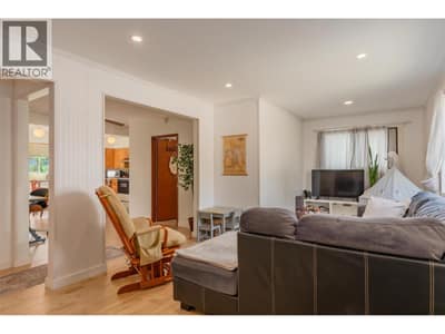 1953 Plewman Way, Rossland