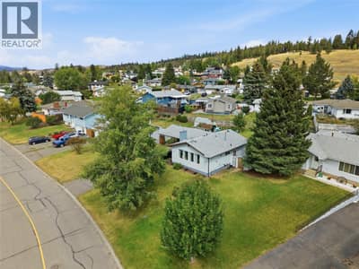 15 Galena Avenue, Logan Lake