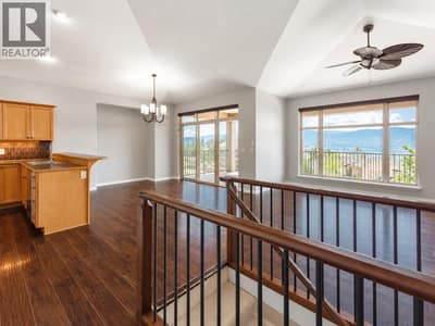 A very open floor plan with a vaulted ceilings