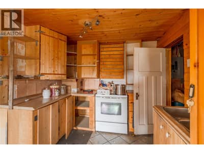1400 Chasm Road, 70 Mile House