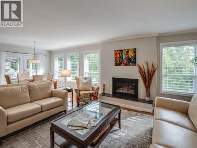 1329 Grosvenor Place, Castlegar