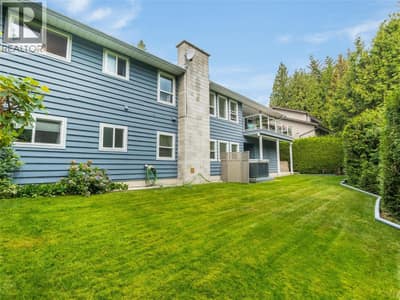 1329 Grosvenor Place, Castlegar