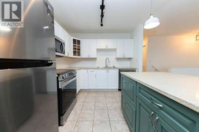 393 WADDINGTON Drive, Kamloops