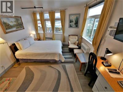 330 COLUMBIA Avenue, Castlegar