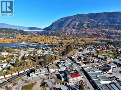 330 COLUMBIA Avenue, Castlegar