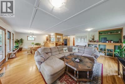 9841 TALBOT Road, Nelway