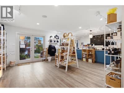 3975 June Springs Road, Kelowna