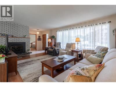 1306 Lombardy Square, Kelowna