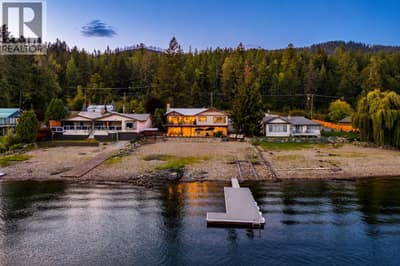 80' of South-facing shoreline.