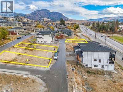 Beautiful neighbourhood with luxury custom-built homes.
