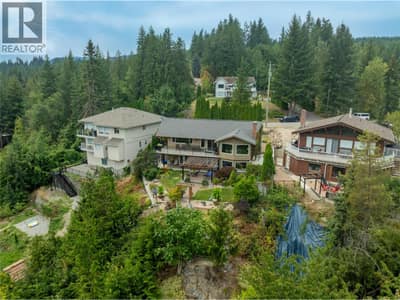 2880 Chalet Drive, Blind Bay