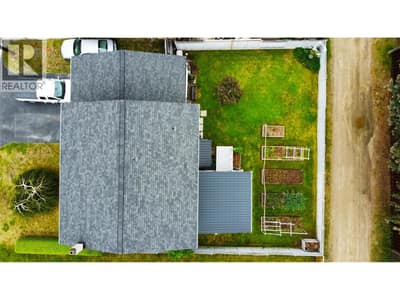 Aerial View of 275 10th Avenue, Montrose BC