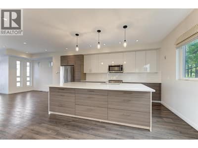 1818 Peak Point Court Unit# 32, West Kelowna