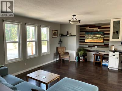 218 10TH Avenue NW, Nakusp