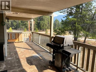218 10TH Avenue NW, Nakusp