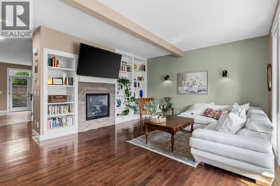 Living Area suited for oversized furniture and Entertainment!